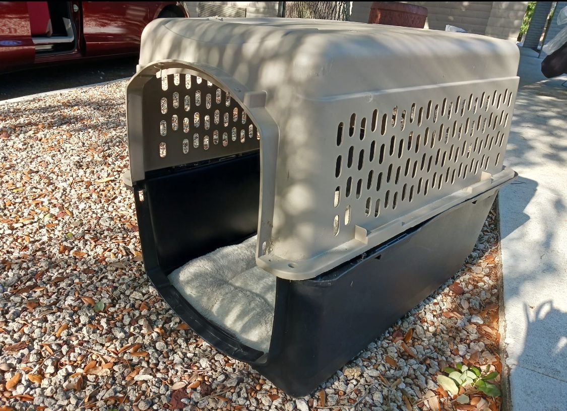 Large Dog  Kennel In Brand New Condition W