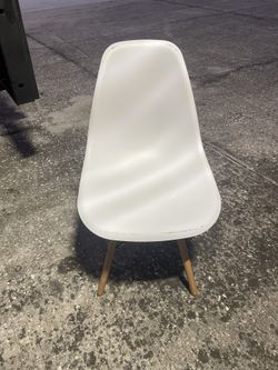 ***IKEA WHITE PLASTIC CHAIR ***