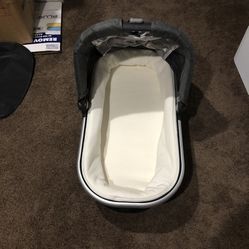  Uppababy Bassinet Never Used With Storage Bag