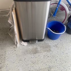 Garbage Can 