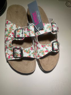 10 women’s sandals