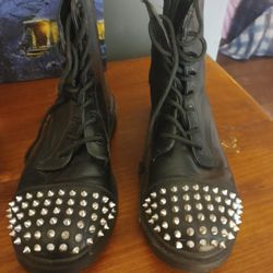 TORRID PUNK ROCK BOOKS