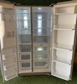 SAMSUNG REFRIGERATOR