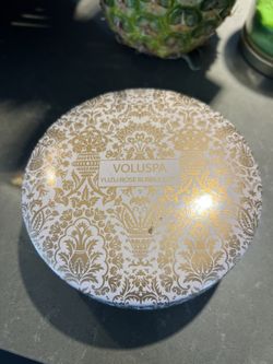 Vintage Style Yuzu Rose Bubble 3 Wick Candle Tin. 