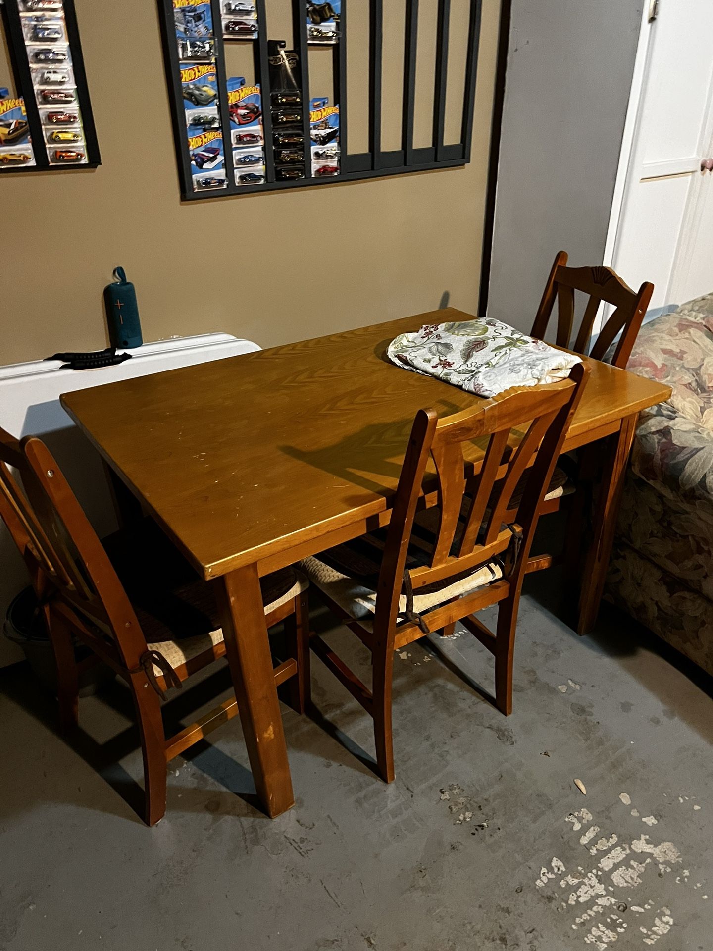 Dining table with three Chairs 