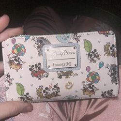 Disney Mickey and Minnie Mouse runway railway wallet