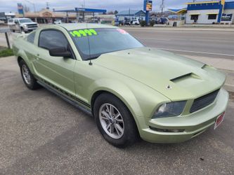 2005 Ford Mustang V6 Deluxe