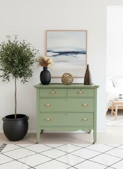 Vintage solid wood dresser/cabinet