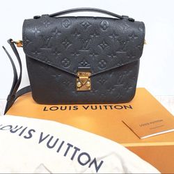 Louis Vuitton Pochette Metis Monogram Black
