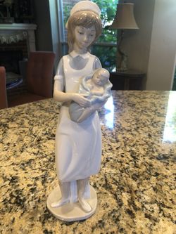 Nao Nurse And Baby Figurine