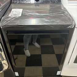 April Blowout Sale 🚨 LG Gas Dryer in Black