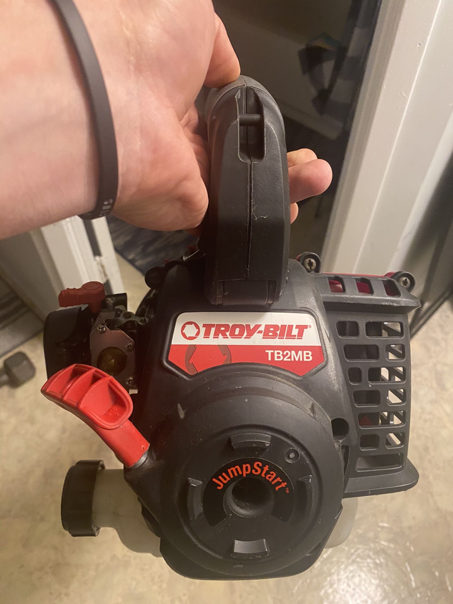 **Like New* TroyBilt TB2MB JET JumpStart 27cc 2cycle Gas Engine Lawn