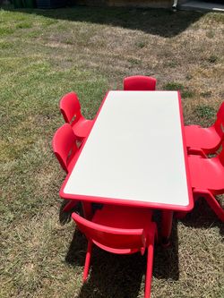 Kids table strong material.