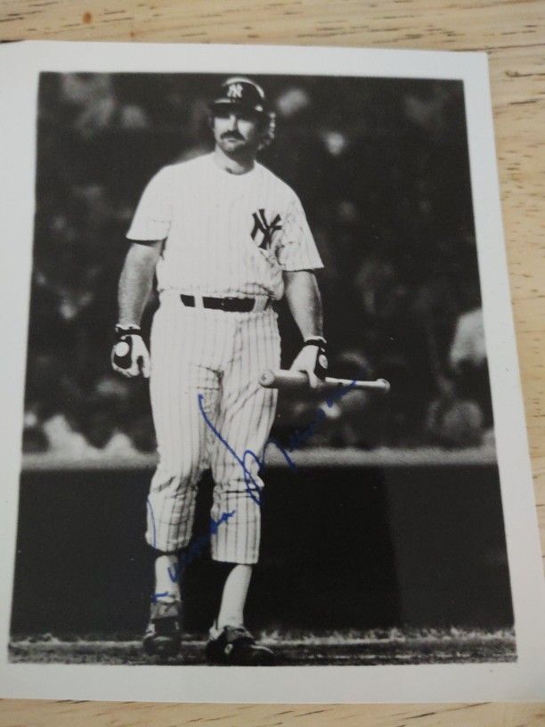 Thurman Munson Autographed Baseball Photo 4x5