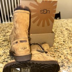Ugg News Size 5 
