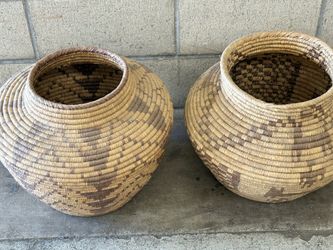 Baskets/woven baskets/Indian baskets/Vintage Indian baskets