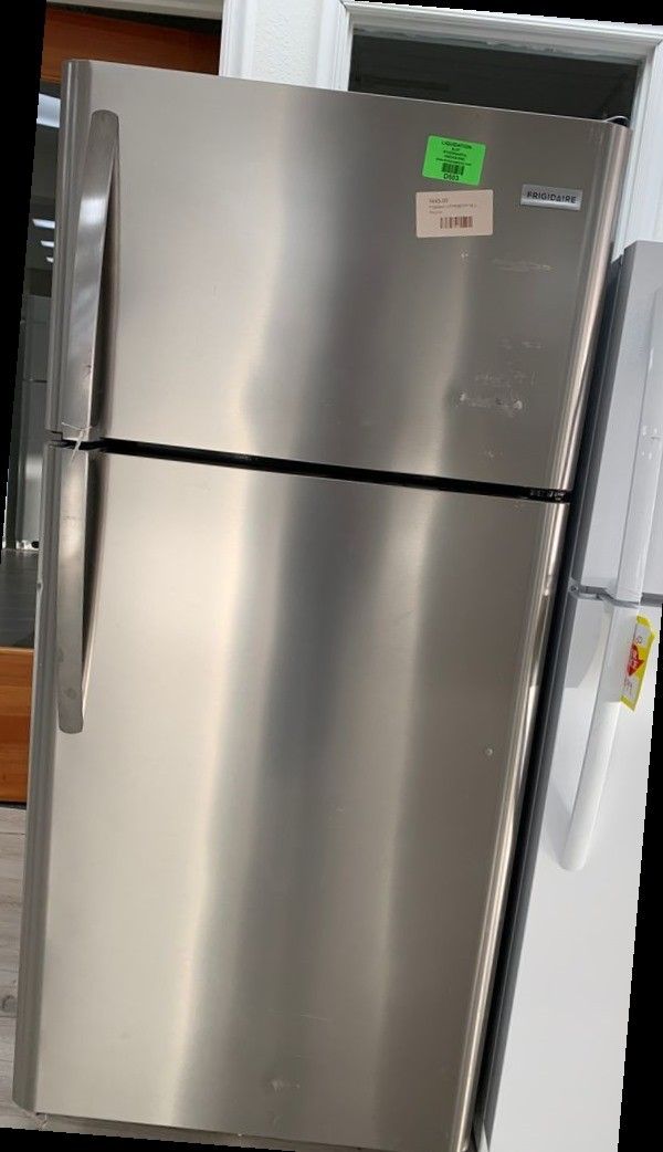 Frigidaire Refrigerator Comes with Warranty New CBR E