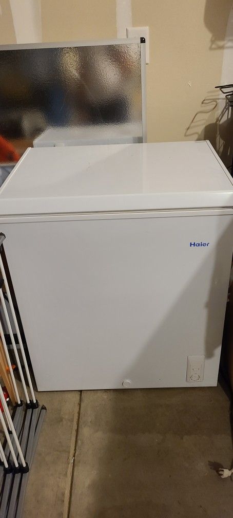 Freezer Haier 5 cu. ft.