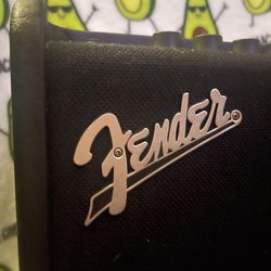 FENDER LT25 AMP