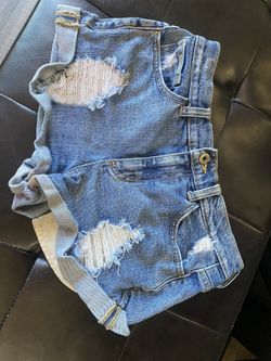 SMALL JEAN SHORTS 