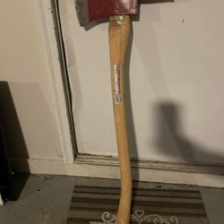Vintage 6 lb Fireman’s Axe - Great Condition 