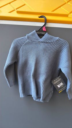 Hooded long sleeve shirt