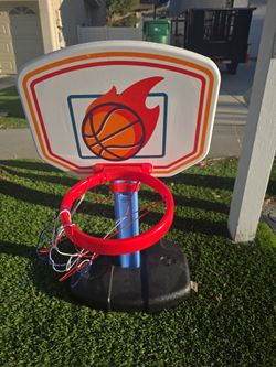 Toddler basketball hoop