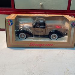 Die Cast Snap On Truck