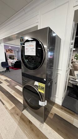 LG STACKABLE WASHER AND DRYER GAS