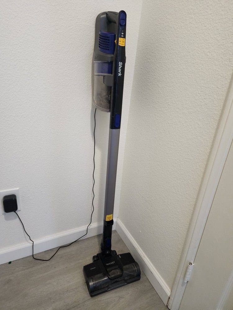 Shark Cordless Vaccum