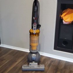 DYSON DC 40 Multi Floor Ball Animal Pro Upright Vacuum
Cleaner