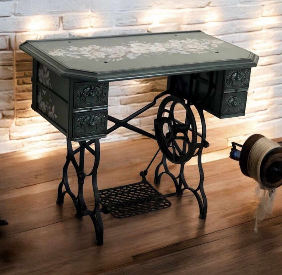 Desk / Antique Table / Entry Table