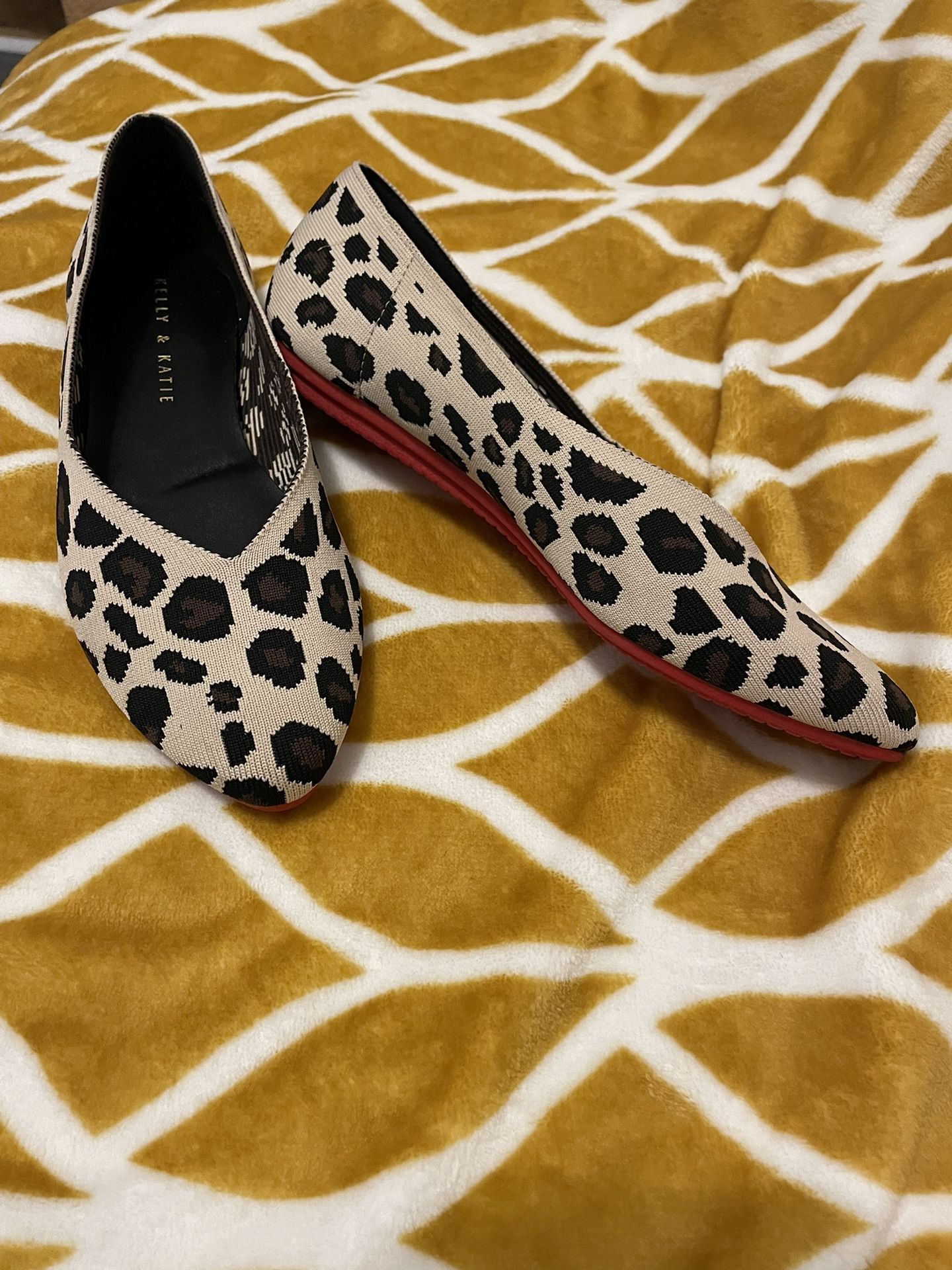 Kelly & Katie Animal, Print, Flat Shoes Off Size 7