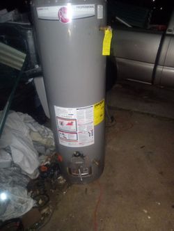 Hot water tank