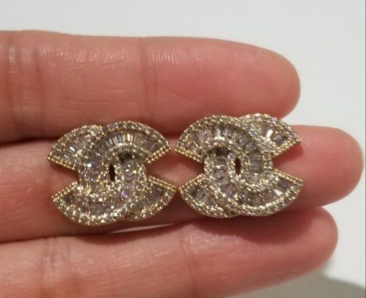 Cz diamond gold studs earrings