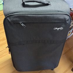 23in Lightweight Olympia Suitcase 