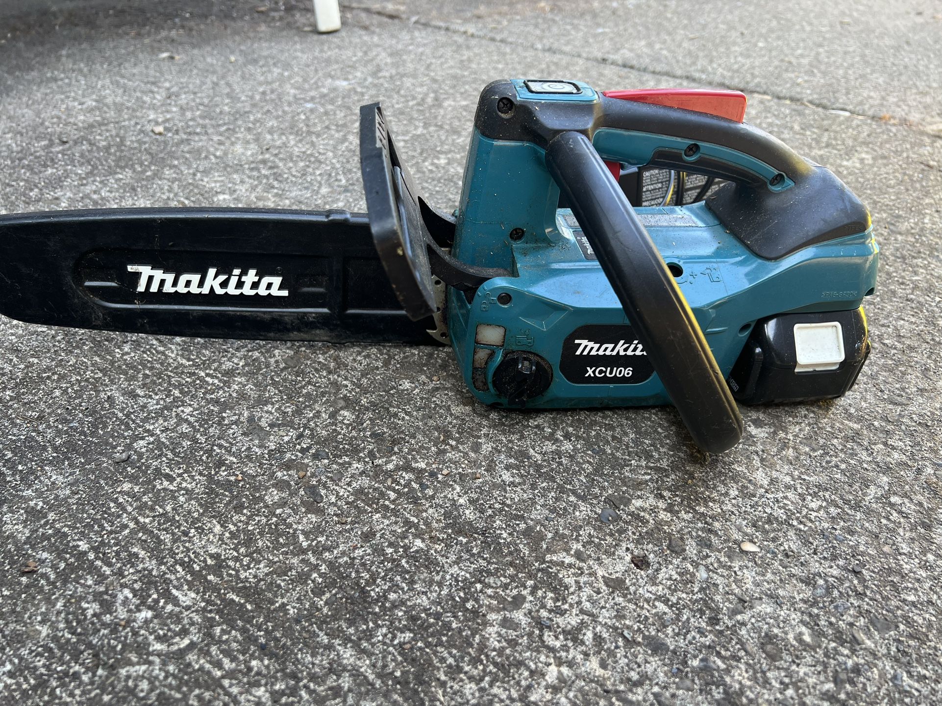 Makita XCU06 Chainsaw