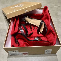 CHRISTIAN LOUBOUTIN Jonatina 