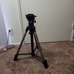 Velbon 607 Deluxe Heavy duty Camcorder Tripod