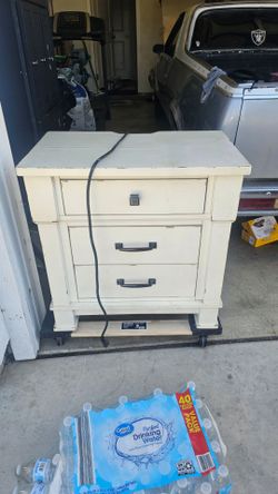 Night Stand -3 Drawer