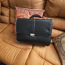 Samsung Briefcase color black with shoulder strap