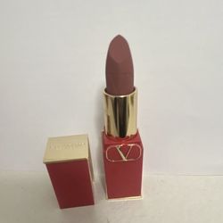 Valentino matte lipstick in the shade living nude