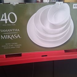 Mikasa Bone Cina 40 piece set  (8 settings)