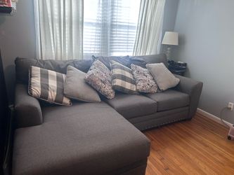Sofa sectional with chaise