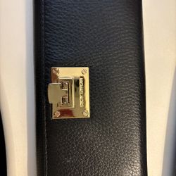 Michael Kors Continental Wallet