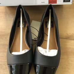 DV Dolce Vita Ladies Ballet Flat / black, Size 6.5/10, New In Box