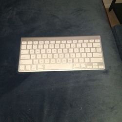 Apple Keyboard 