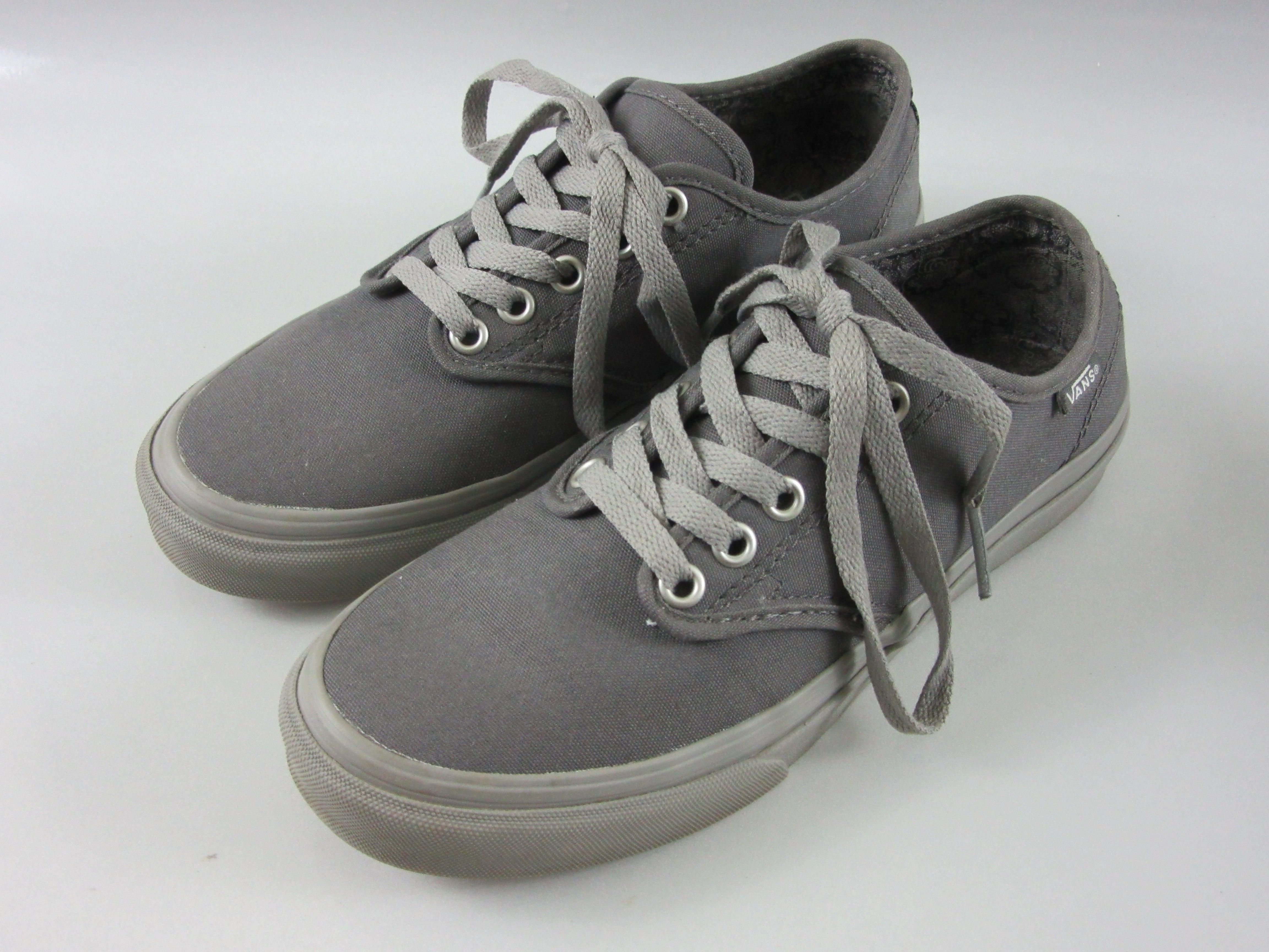 Vans Women's Gray Sneakers Low Top Shoes Size 7 721356