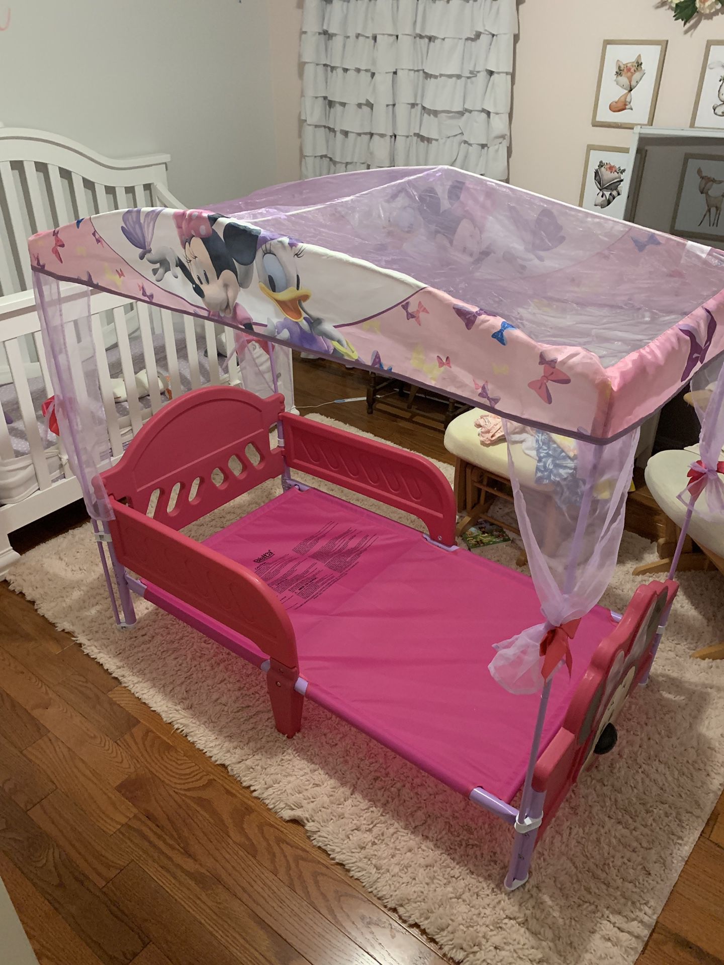 Minnie toddler bed w canopy