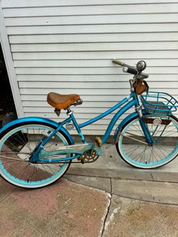 Bright Blue Cape Cod Beach Cruiser + lock